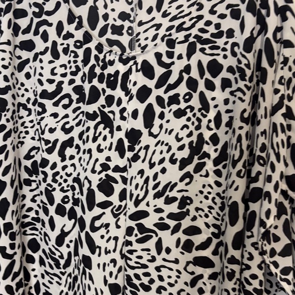 Chico's size 4 Black and White semi sheer Animal Print poncho Blouse - Picture 5 of 7